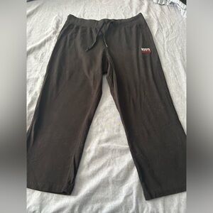 🌟2/$20🌟 Roots Active Capri pants